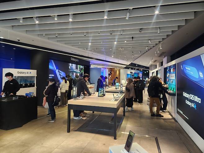 일본 도쿄에 위치한 삼성스토어. [사진=고재우 기자]