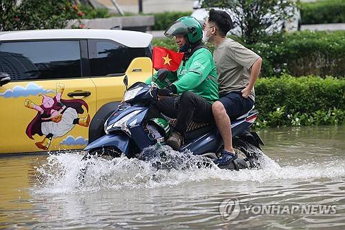 베트남·태국, 태풍 카지키 폭우·산사태로 최소 9명 사망 [하노이 EPA=연합뉴스 자료사진 제공]