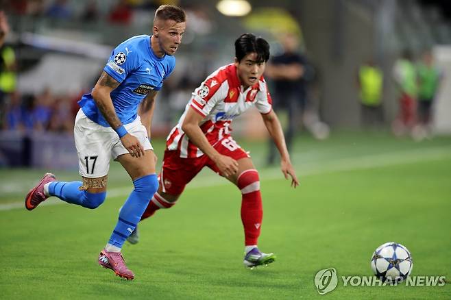 파포스와의 경기에 출전한 설영우 [로이터=연합뉴스]