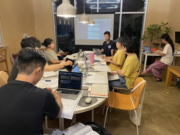 센터에서 운영하는 지역 청년과 함께하는 글쓰기 모임. /박수진