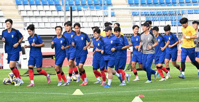 U20 축구 국가대표팀이 28일 김해종합운동장에서 다음 달 칠레에서 열릴 FIFA U20 월드컵을 앞두고 전지훈련을 하고 있다./성승건 기자/