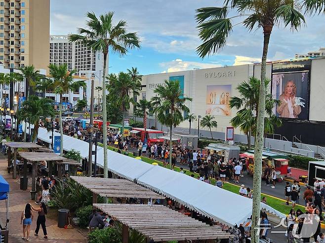 괌 투몬 야시장 플레저 아일랜드(괌정부관광청 제공)