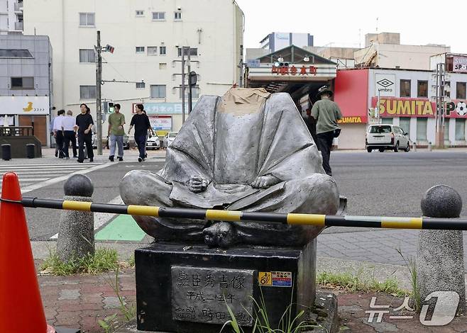 일본 나고야에 세워진 도요토미 히데요시의 동상의 목이 훼손됐다. (출처=엑스) 2025.8.27./뉴스1