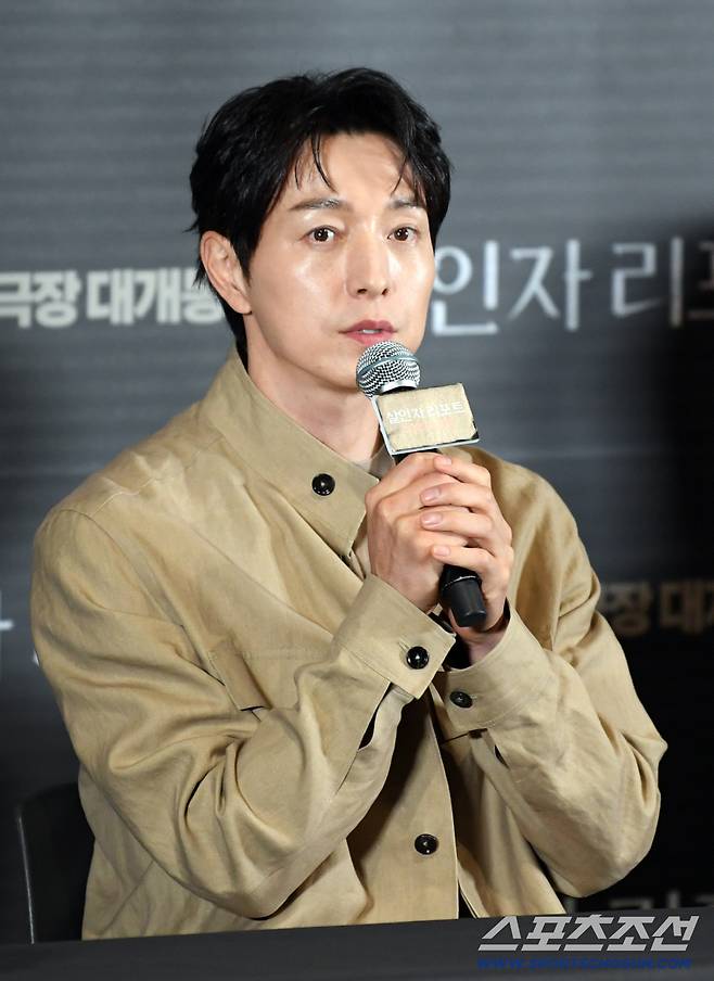 영화 '살인자 리포트' 언론시사회가 28일 서울 용산구 한강로동 CGV용산아이파크몰에서 열렸다. 배우 정성일이 인터뷰를 하고 있다. 용산=박재만 기자 pjm@sportschosun.com/2025.08.28/