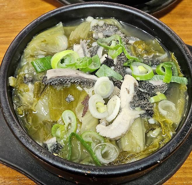 서울 종로구 구기동 ‘장모님해장국’의 해장국특. 김도언 소설가 제공