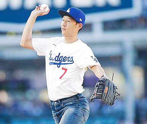 손흥민이 다저스타디움에서 생애 첫 야구 시구자로 나섰다. 사진 MLB 인스타그램