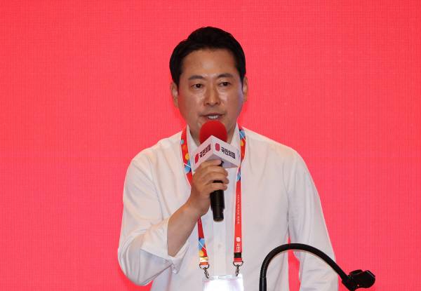 국민의힘 장동혁 대표가 28일 인천국제공항공사 항공교육원에서 열린 2025 국민의힘 국회의원 연찬회에서 인사말을 하고 있다. 연합뉴스