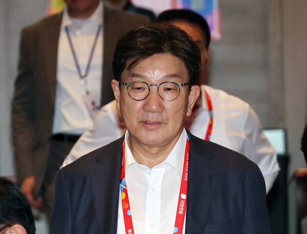 ▲국민의힘 권성동 의원이 28일 인천국제공항공사 항공교육원에서 열린 2025 국민의힘 국회의원 연찬회에 참석하고 있다. ⓒ연합뉴스