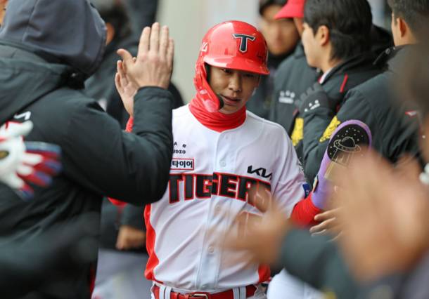 팬과 메신저로 언쟁을 벌이고 개인정보를 유출한 KIA타이거즈 박정우가 사과문을 게시했다. 사진은 KIA에서 활약한 박정우의 모습. /사진=KIA타이거즈 제공