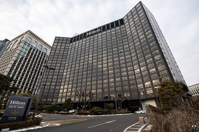 2022년 영업을 종료한 서울 중구 밀레니엄 힐튼 호텔 부지에는 복합단지 이오타서울과 더불어 리츠칼튼 호텔이 들어설 전망이다.&nbsp;ⓒ연합뉴스