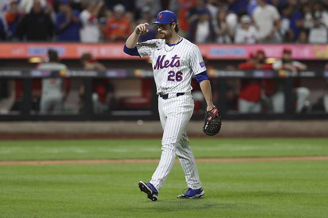 필라델피아전서 7회를 무실점으로 막고 더그아웃으로 들어오는 놀란 맥린.     뉴욕 | AP연합뉴스