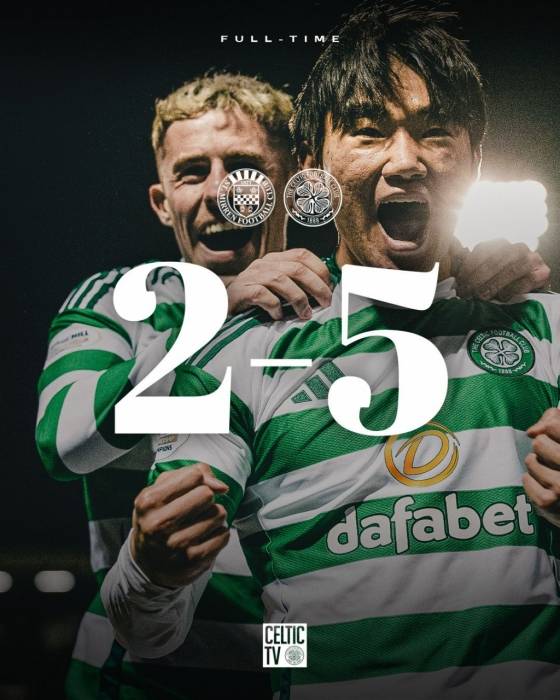 양현준(오른쪽)이 스코틀랜드 페이즐리의 더 스미사 스타디움에서 열린 2024~2025시즌 스코틀랜드 프리미어십 29라운드에서 득점 후 기뻐하고 있다. /사진=셀틱 공식 사회관계망서비스(SNS)