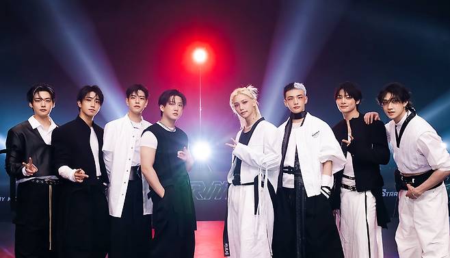 "'Hip'하고 멋지고 다 하는" 스트레이 키즈, K팝 챔피언의 독보적 아우라