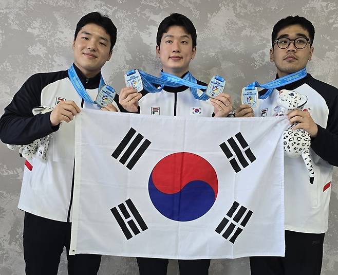 속사권총 금메달을 합작한 윤서영, 이재균, 홍석진(사진 왼쪽부터) [대한사격연맹 제공. 재판매 및 DB 금지]