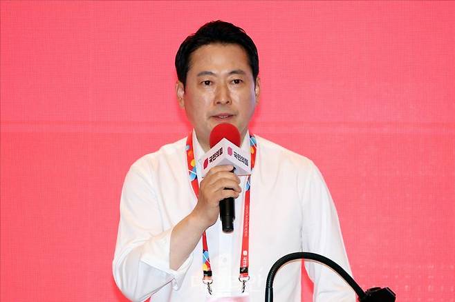 장동혁 국민의힘 대표가 28일 오후 인천 중구 인천국제공항공사 항공교육원에서 열린 2025 국민의힘 국회의원 연찬회에서 인사말을 하고 있다. ⓒ데일리안 홍금표 기자