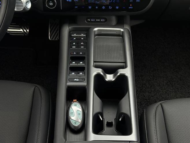 아이오닉 6 센터콘솔 ⓒ데일리안 편은지 기자