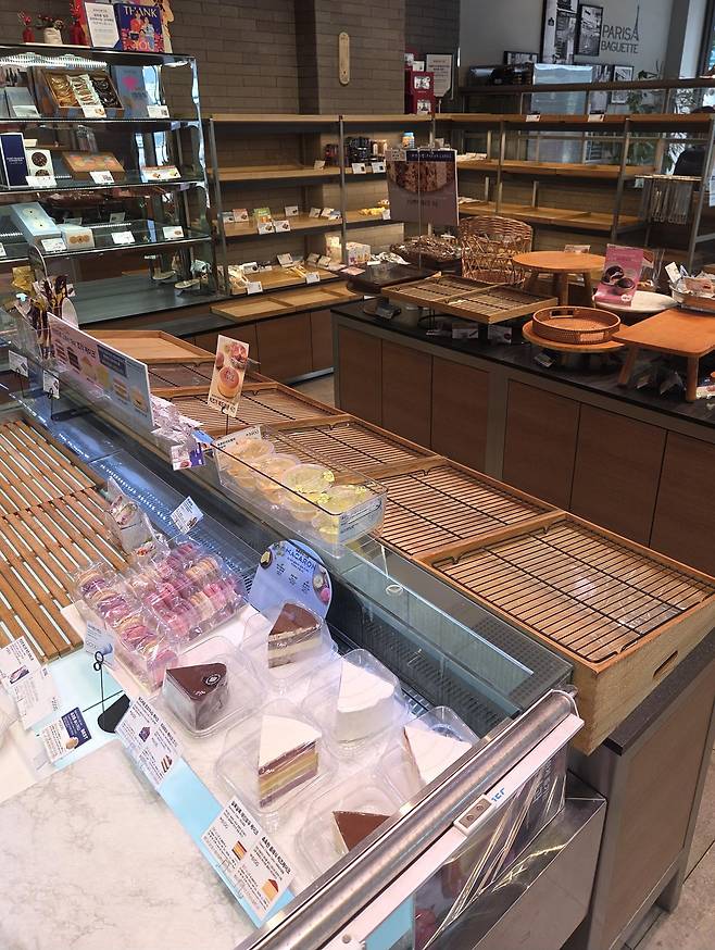 SKT 고객감사제의 영향으로 빈 파리바게뜨의 매대. 2025.08.20/뉴스1