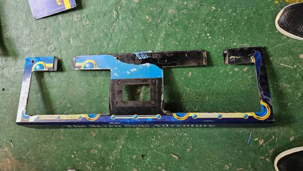 이렇게 스틱 패널 크기만큼 잘라낸 오리지널 오션 헌터 패널