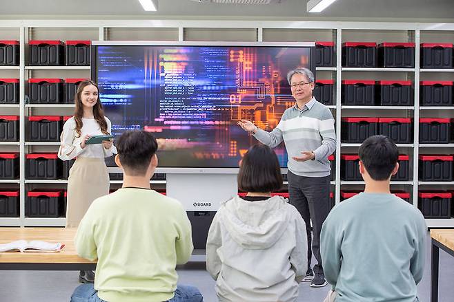 [대전=뉴시스] 글로벌 특성화 대학인 우송대는 다국적 교수들이  전세계에서 온 학생들을 교육하고 있다. (사진=우송대 제공) 2025.08.29. photo@newsis.com *재판매 및 DB 금지