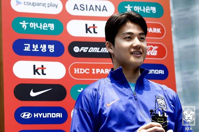 한국 축구대표팀 설영우가 지난 6월 3일 이라크 바스라 한 호텔에서 인터뷰하고 있다. 대한축구협회 제공