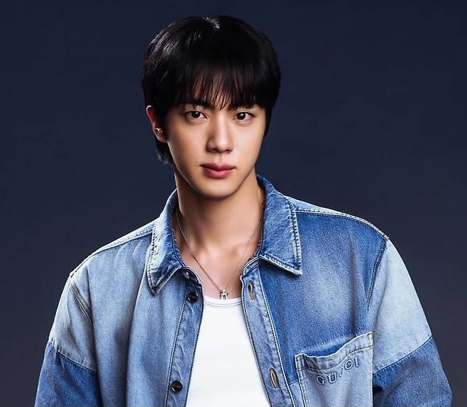 방탄소년단 진, '2025 올해의 브랜드 대상' 올해의 남자 예능돌 수상