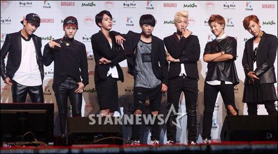 방탄소년단 2014년 첫 정규앨범 발매 쇼케이스 당시 모습 /사진=스타뉴스