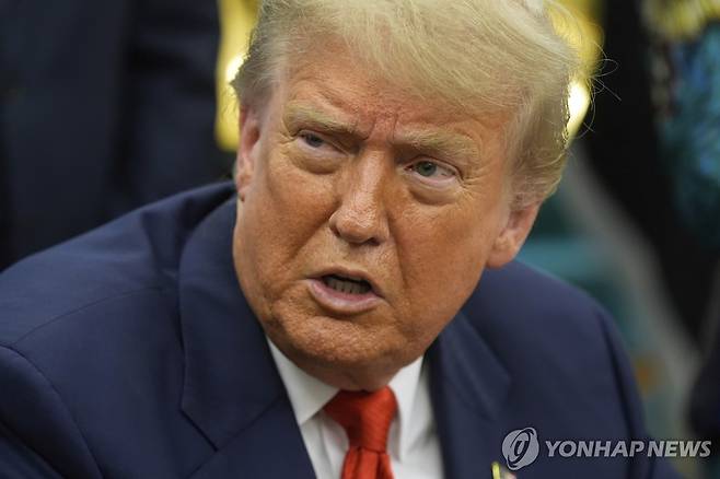 도널드 트럼프 미국 대통령 (워싱턴DC AP=연합뉴스 자료사진) 2025년 6월 27일 백악관 대통령집무실에서 촬영된 도널드 트럼프 미국 대통령의 사진. (AP Photo/Manuel Balce Ceneta, File) 2025.8.29.