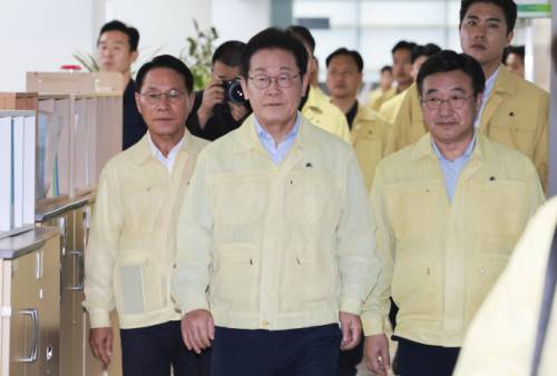 ◇이재명 대통령이 30일 강원 강릉시청 재난안전상황실에서 열린 가뭄 대책 회의에 참석하고 있다. 2025. 8.30 사진=연합뉴스