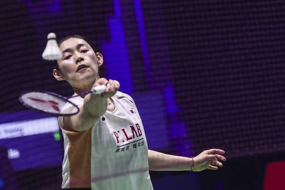 심유진은 돌풍을 일으키며 배드민턴 세계개인선수권대회 8강에 올랐지만 안세영의 벽을 넘지 못 했다. EPA=연합뉴스