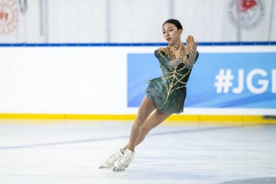 우아한 연기 펼치는 김유재. 사진[연합뉴스]