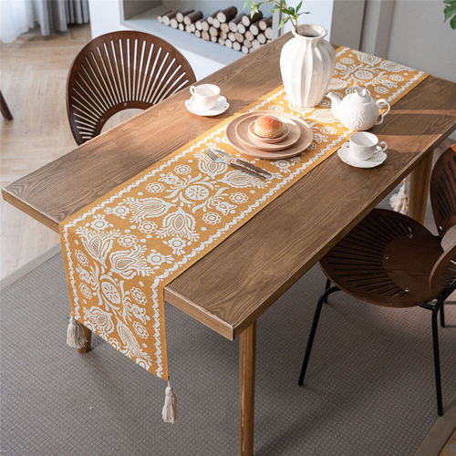 식탁보도 아니고, 그렇다고 개인 접시와 수저를 올릴 수 있는 식탁 매트도 아닌 요 물건이 바로 테이블 러너 되시겠다. [사진 출처=jamesStores/ebay]