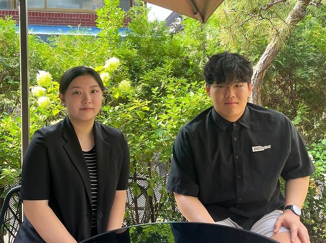 중고등학생을 위한 공부법을 담은 책 ‘공부의 디테일’을 쓴 오인경, 한정윤 저자(왼쪽부터)