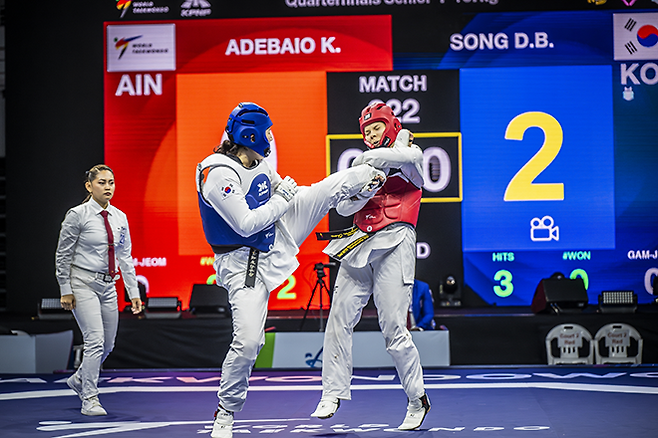 무주 태권도원 2025 세계태권도 그랑프리챌린지에 출전한 송다빈(청). 사진=세계태권도연맹