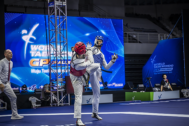 무주 태권도원 2025 세계태권도 그랑프리챌린지에 출전한 정우혁(홍). 사진=세계태권도연맹