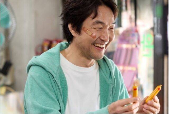 배우 한석규가 '후라이드 반, 양념 반' 캐릭터인 치킨집 사장 역을 연기한다. / tvN '신사장 프로젝트'