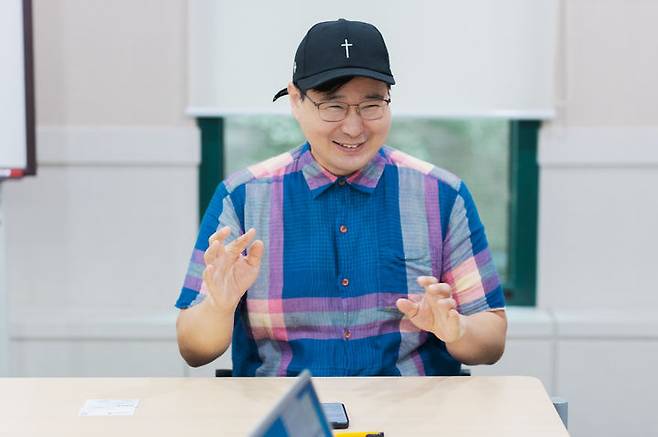 [서울=뉴시스]정신장애특화 동료지원가 정현진(44)씨가 지난 28일 서울 영등포구 여의도동 이룸센터에서 뉴시스와 인터뷰 중인 모습.  (사진=한국장애인개발원 제공.) 2025. 8. 30. *재판매 및 DB 금지