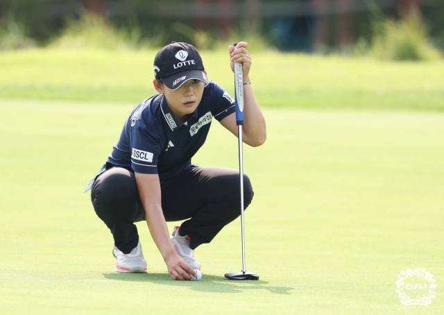 퍼팅을 준비하고 있는 황유민. 사진 제공=KLPGA