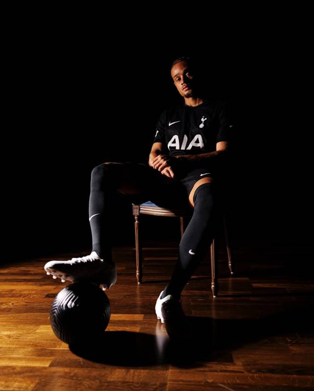 사비 시몬스 오피셜. /사진 토트넘 SNS