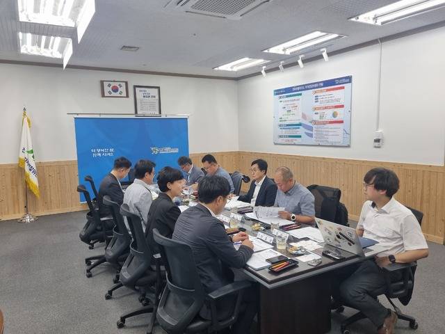 29일 전북특별자치도 자치경찰위원회 사무실에서 열린 제2중앙경찰학교 남원 유치 전략 개발 간담회 모습./사진=전북도.