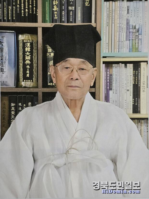 한시인 이재동 옹 사진=이희원 기자 촬영