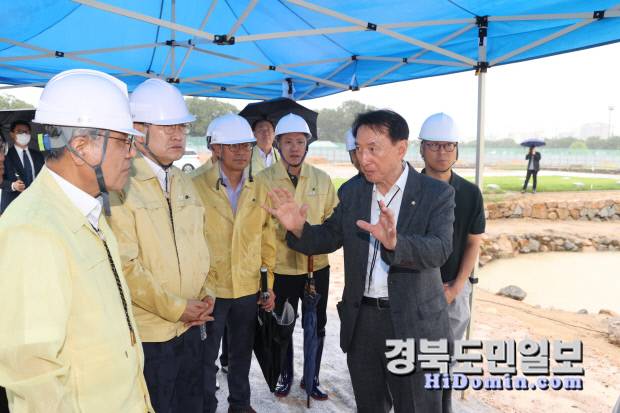 APEC 현안점검회의에서 관련 발언을 하는 김석기 국회외교통일위원장.