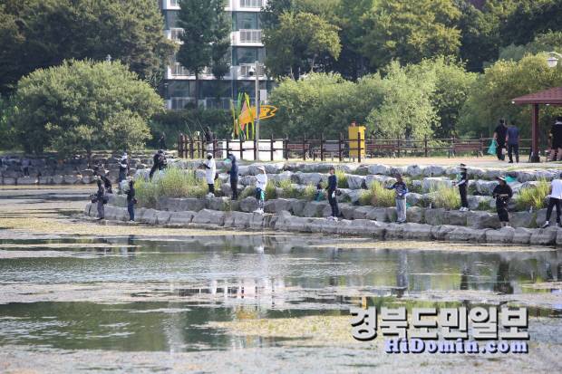 2025 경산시 생태계 교란 유해 외래어종 잡기 대회가 열리고 있다.