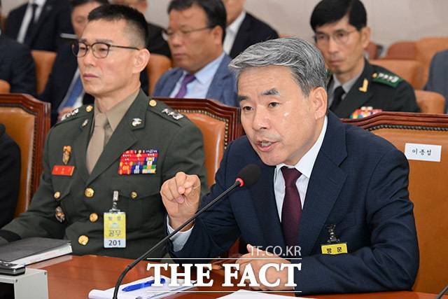 채상병 사건 외압 의혹을 수사하는 이명현 특별검사팀이 31일 임세진 서울남부지검 금융조사1부 부장검사를 불러 조사하고 있다. 이종섭 전 국방부 장관(오른쪽)이 지난해 7월 서울 여의도 국회 법제사법위원회에서 열린 '윤석열 대통령 탄핵소추안 발의 요청' 청원 청문회에 증인 출석해 의원 질의에 답변하고 있다./남윤호 기자