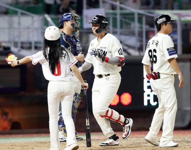 31일 인천 NC전에서 추격의 스리런 홈런을 때려낸 고명준. SSG 제공