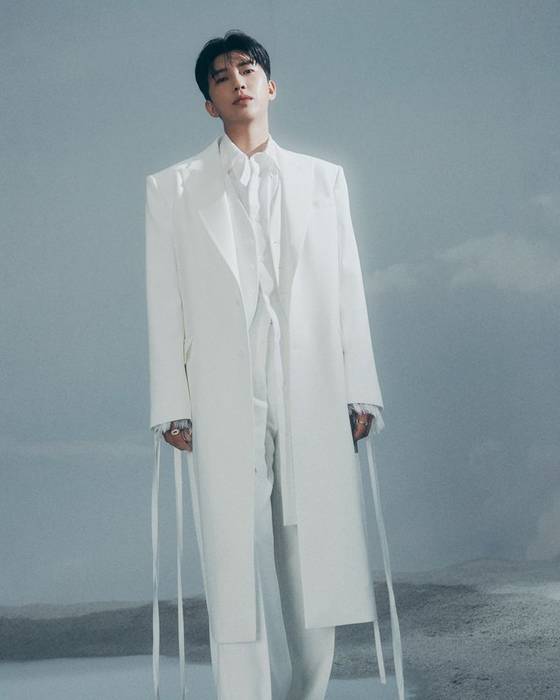 임영웅은 29일 오후 6시 정규 2집 '아임 히어로2'로 컴백했다. 사진 물고기뮤직·멜론