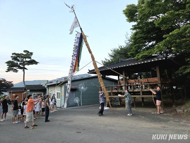 충남도는 충남역사문화연구원과 함께 서산·당진·태안 지역 마을에서 미래 무형유산을 알리고자 ‘충남으로 떠나는 1박2일 볏가릿대 마을 체험’을 진행하고 있다.