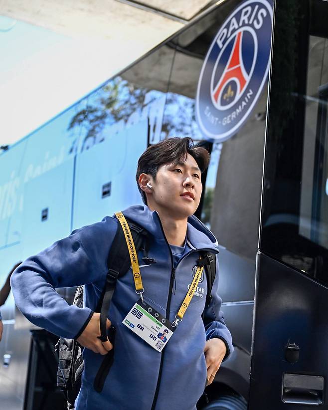파리 생제르맹(PSG)은 31일(한국시간) 프랑스 툴루즈의 스타디움 드 툴루즈에서 열린 2025~2026시즌 리그앙 3라운드 원정경기에서 툴루즈를 6-3으로 꺾고 개막 3연승을 달렸다. 이강인은 벤치에서 경기를 지켜봤다. 사진출처｜PSG 페이스북