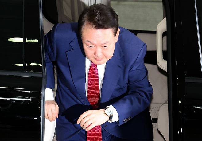 ‘12·3 내란 우두머리’ 윤석열이 2025년 7월5일 조은석 특별검사팀 조사를 받기 위해 특검 사무실이 있는 서울 서초구 서울고등검찰청으로 출석하고 있다. 공동취재사진