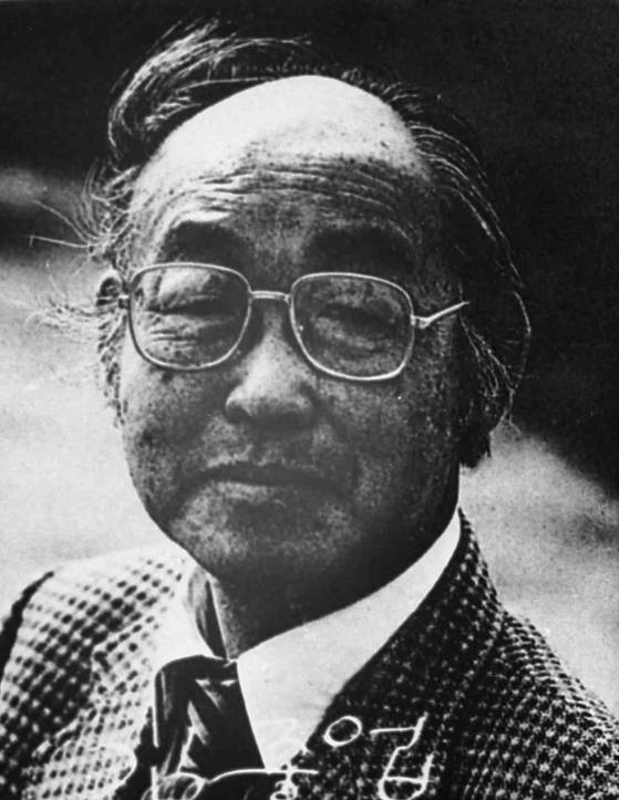 김중업 건축가는 스승 르 코르뷔지에 영향을 받아 건축을 단지 형태로 보지 않았고, 삶의 방식과 시대정신을 담는 그릇으로 보았다. 이에 이런 철학을 담은 다양한 건축물을 설계했다.