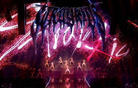 스트레이 키즈가 지난해 9월 1일 오후 서울 송파구 올림픽공원 케이스포돔(KSPO DOME)에서 새 월드투어 '도미네이트'를 펼치고 있다. 뉴시스